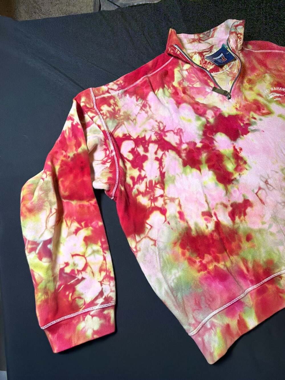 Tommy Bahama Custom Ice-Dyed Tie Dye 1/4 Zip Sweatshirt Pullover - Picture 4 of 10